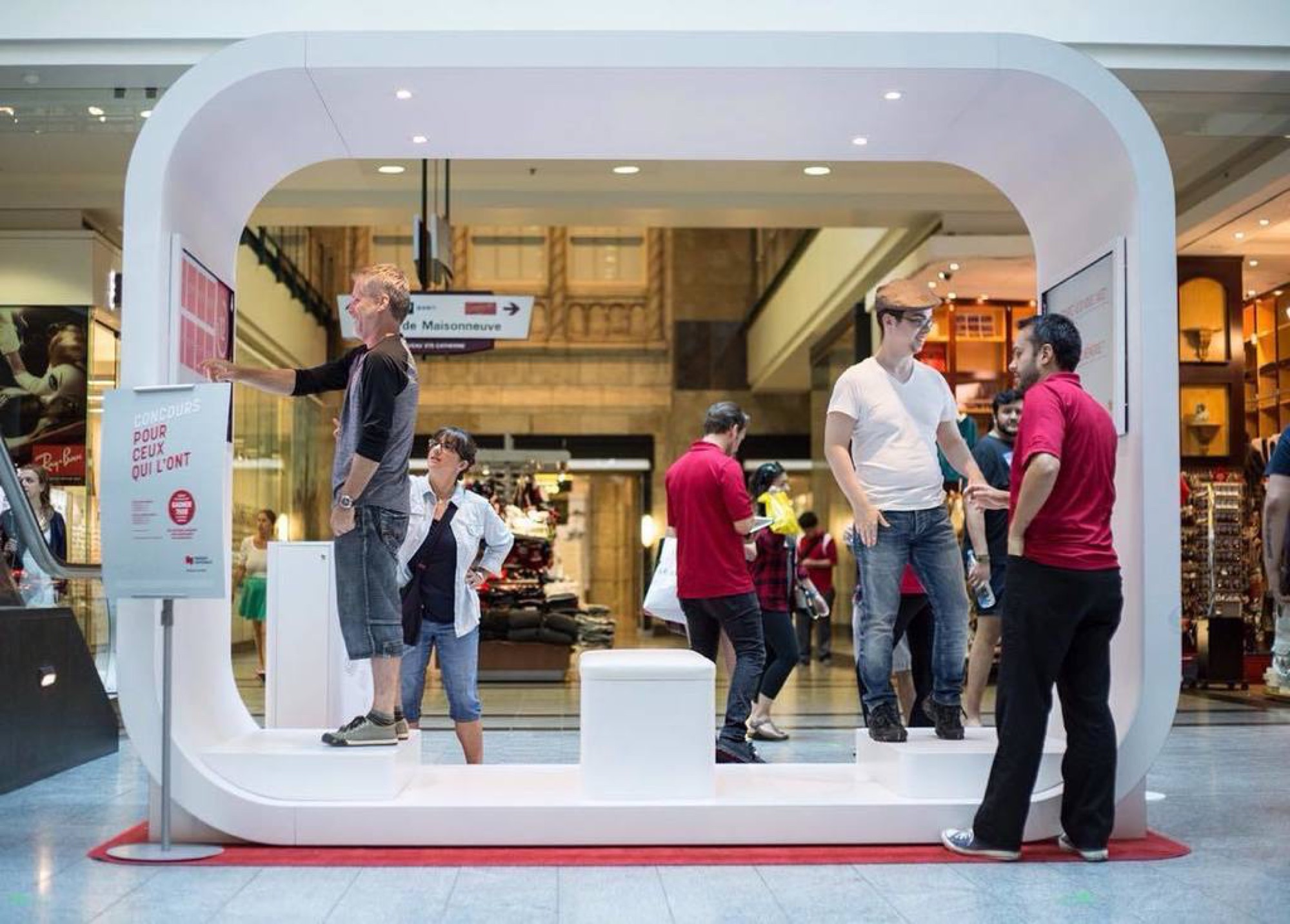 Banque Nationale, Shopping centre activation